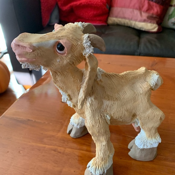 Cheeky Goat Figurine - Picture 11 of 12